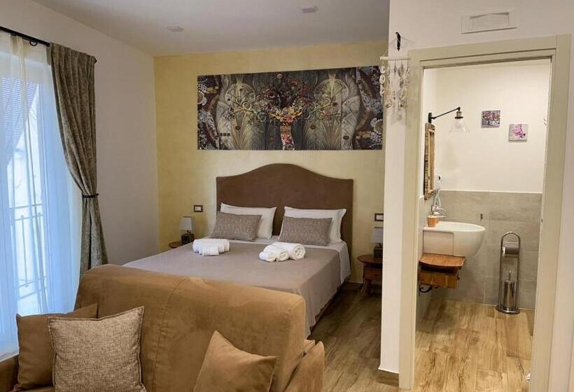غرفة قياسية ثلاثية مزودة بشرفة, B&b Sant Agata Patrona