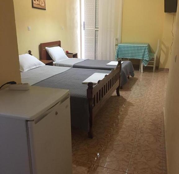 标准三人间, Areti Rooms