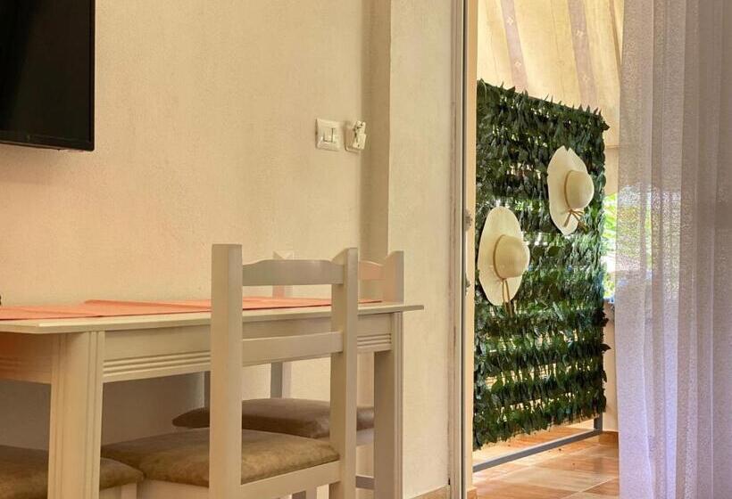 家庭套房, Areti Rooms