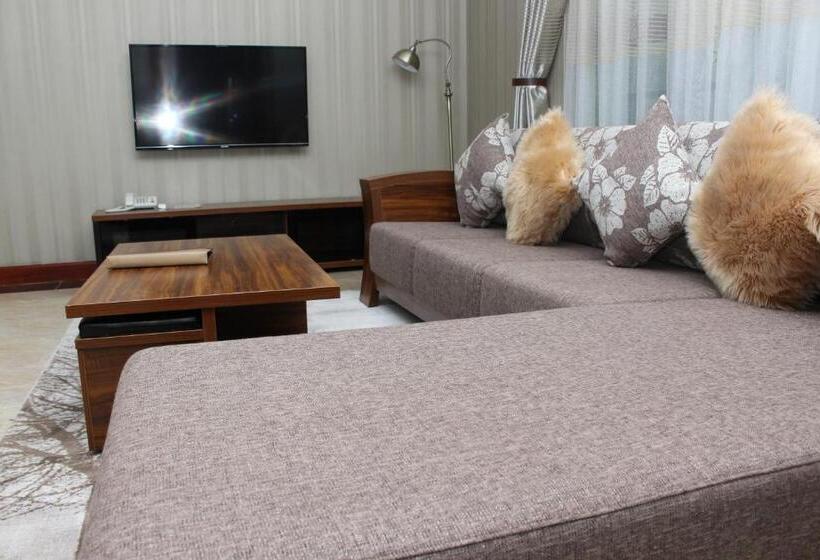 سوییت سوپریور, Hera Hotel Kampala