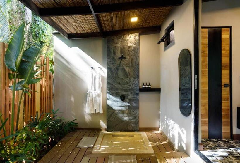 스탠다드 룸 킹사이즈 침대, Awa Beach