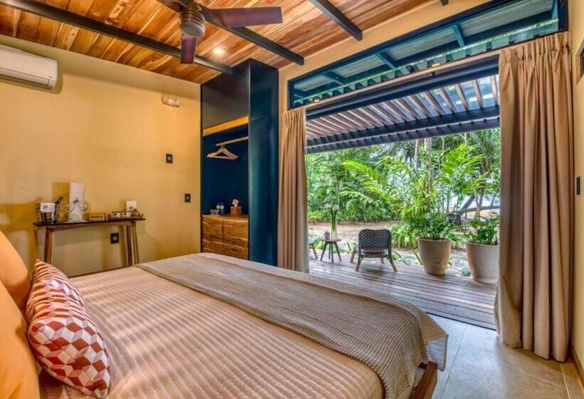 스탠다드 룸 킹사이즈 침대, Awa Beach