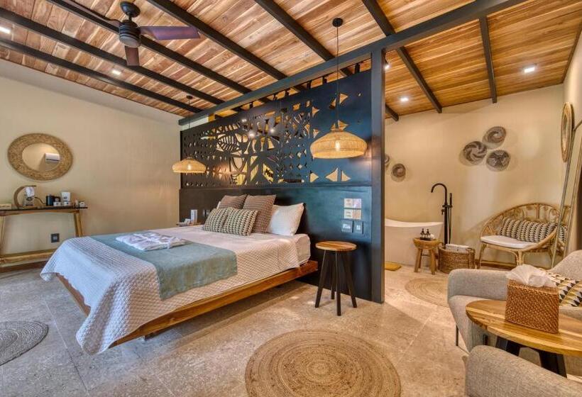 스탠다드 룸 킹사이즈 침대, Awa Beach