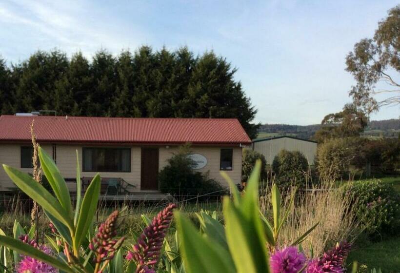 침실 2개 주택, Cherry Top Farmstay  Boutique Eco Village