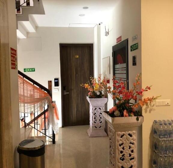 מיטת קינג בסוויטה, Comfort Inn Dhaliwals, Gurgaon