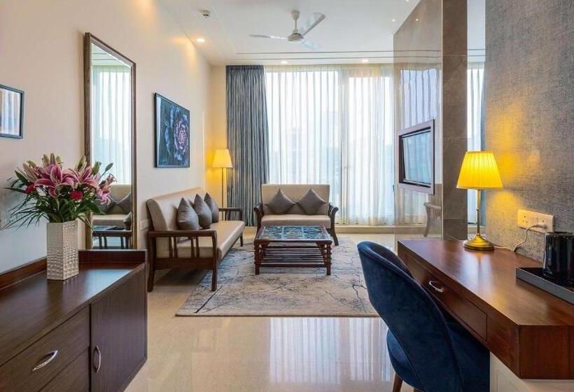 Suite King Bed, Comfort Inn Dhaliwals, Gurgaon