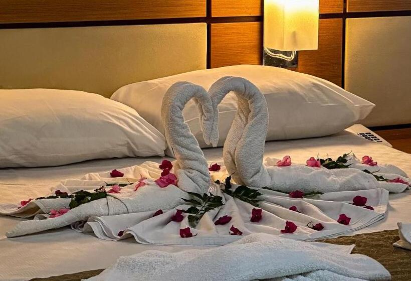 四人标准间, Prenses Sealine Beach