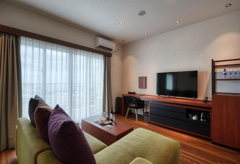 סוויטה, The Grand Hotel Ginowan