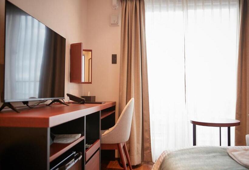 غرفة قياسية فردية, The Grand Hotel Ginowan