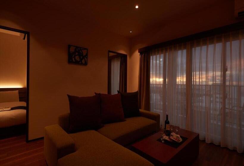 סוויטת ג'וניור, The Grand Hotel Ginowan