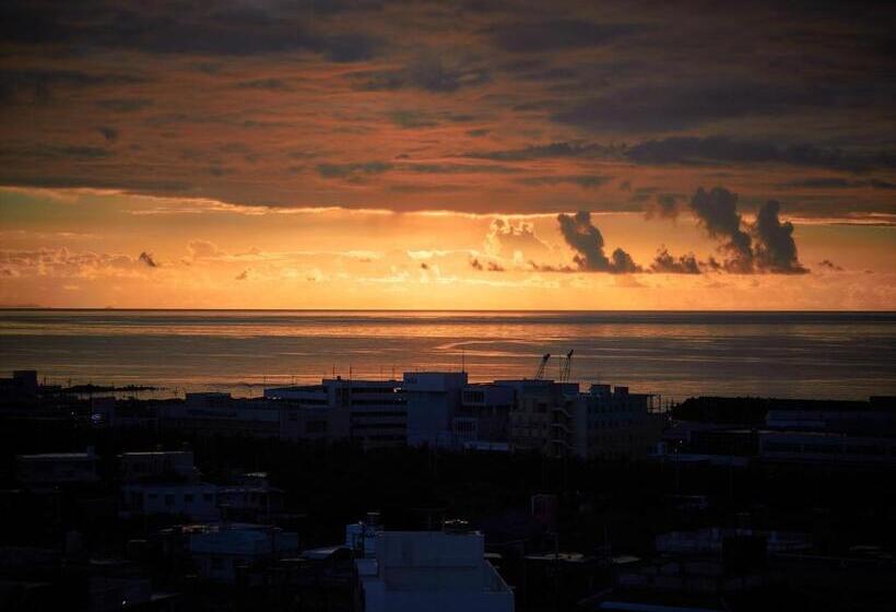 סוויטת ג'וניור, The Grand Hotel Ginowan