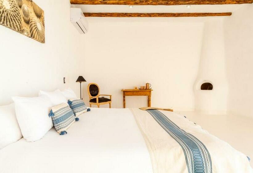 חדר סטנדרט לארבעה נוף לים, The White Lodge