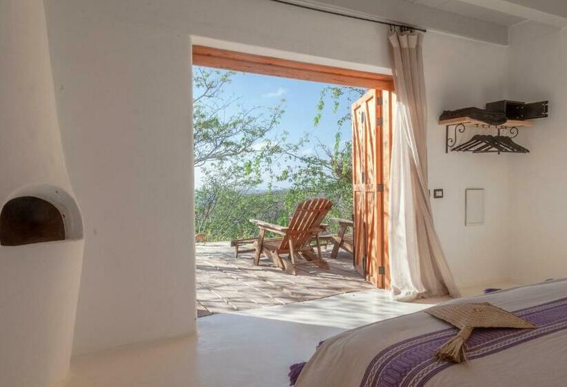 חדר דלוקס עם מרפסת נוף לים, The White Lodge