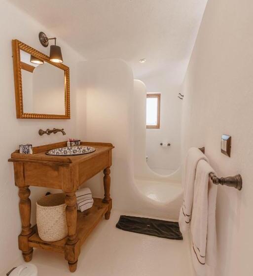 חדר סטנדרט עם טרסה, The White Lodge