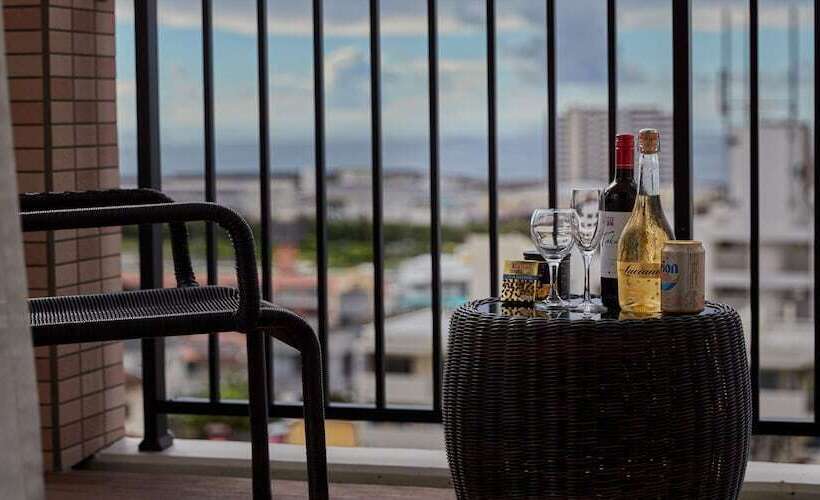 جناح جونيور, The Grand Hotel Ginowan