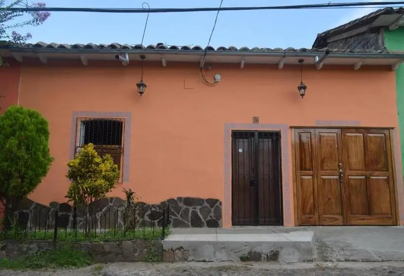 エコノミールーム, Hostal Koltin Suchitoto