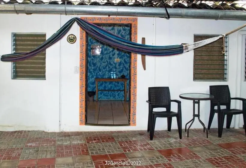 エコノミートリプルルーム, Hostal Koltin Suchitoto