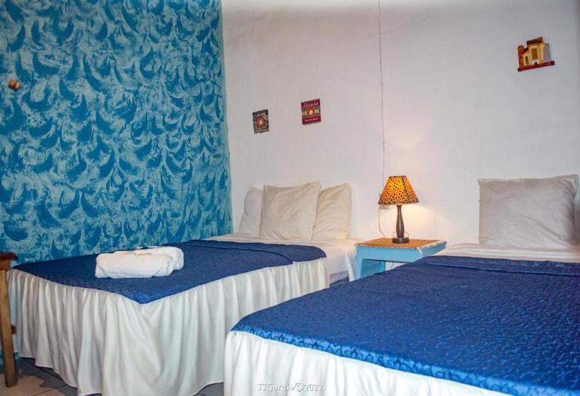 חדר אקונומי לשלושה, Hostal Koltin Suchitoto