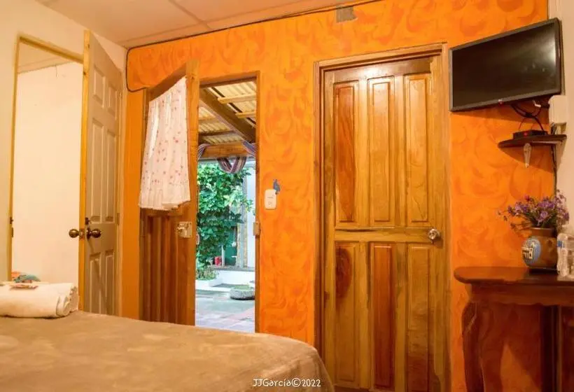 ファミリールーム, Hostal Koltin Suchitoto