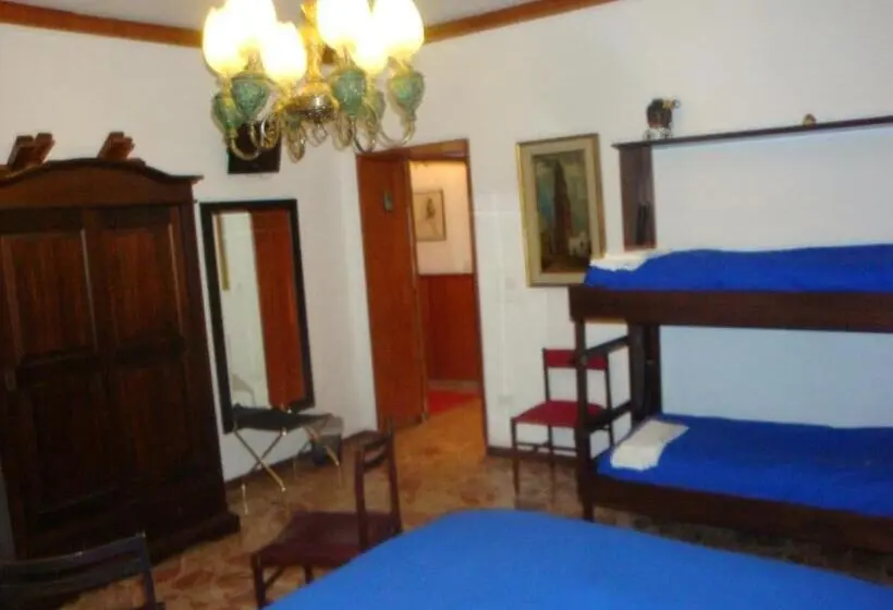 スタンダード４人部屋, B&b Villa Tina
