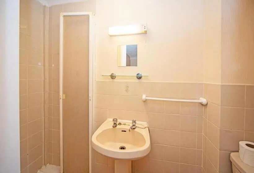 اتاق استاندارد سه نفره, The Sherwood Palm Hotel, Torquay Beach