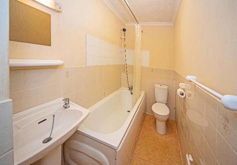 Habitació Triple Estàndard, The Sherwood Palm Hotel, Torquay Beach