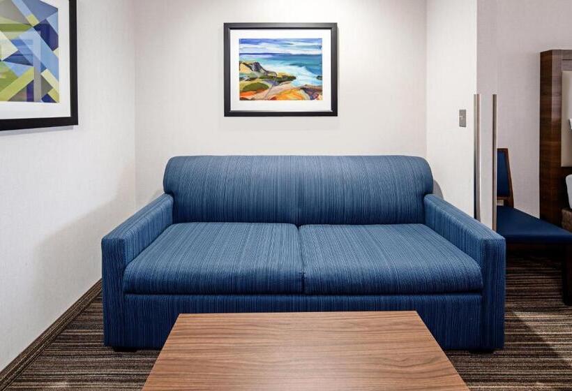 스위트, Holiday Inn Express Hotel & Suites Atascadero, An Ihg