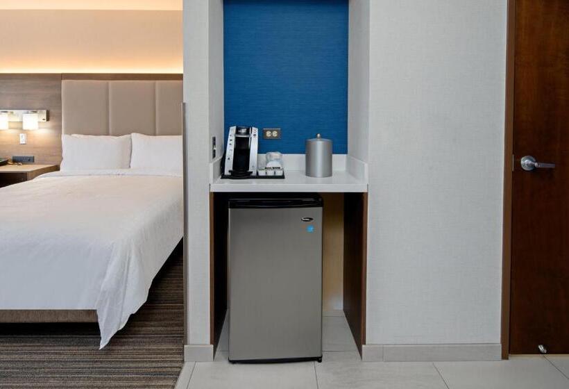 غرفة قياسية لذوى الاحتياجات الخاصة, Holiday Inn Express Hotel & Suites Atascadero, An Ihg