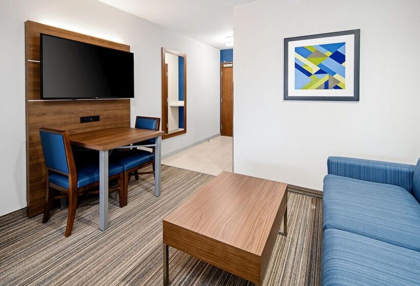 جناح, Holiday Inn Express Hotel & Suites Atascadero, An Ihg