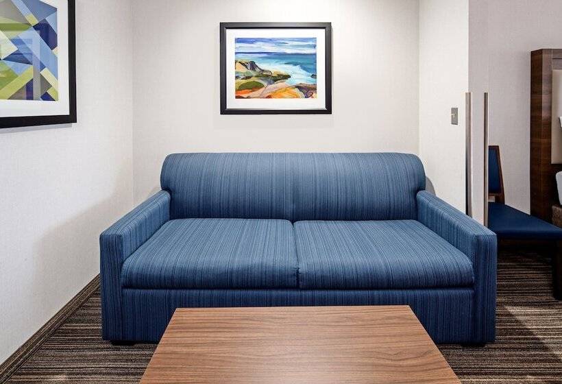 جناح لذوى الاحتياجات الخاصة, Holiday Inn Express Hotel & Suites Atascadero, An Ihg