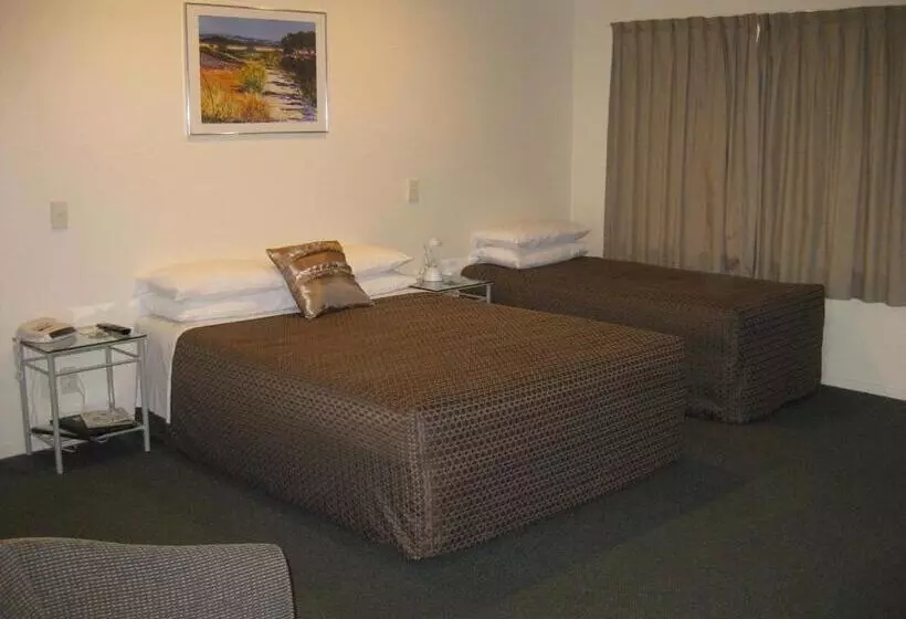 استودیوی استاندارد, Asure Cooks Gardens Motor Lodge