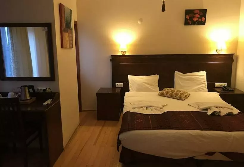 اتاق لوکس با بالکن, Berce