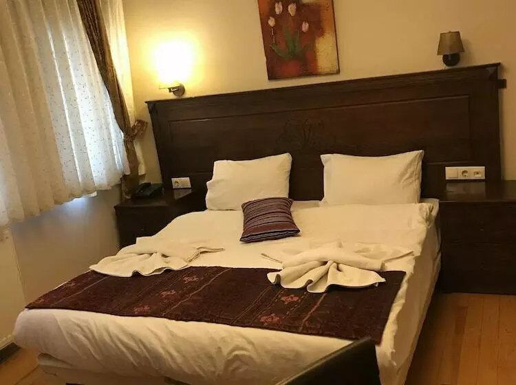 اتاق لوکس با بالکن, Berce