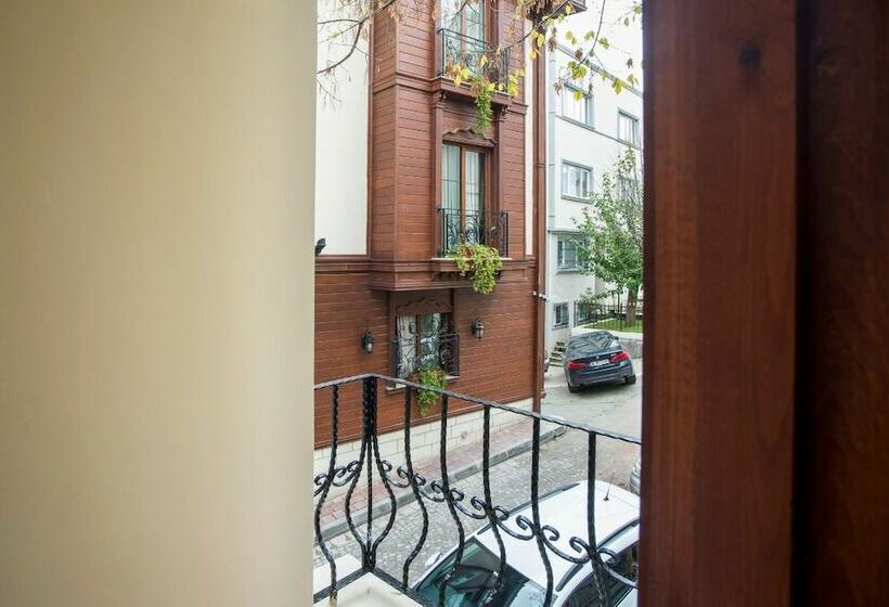 バルコニー付きデラックスルーム, Berce