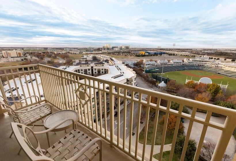 Люкс с Видом, Embassy Suites By Hilton Dallas Frisco Hotel & Convention Center