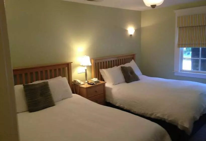 コンフォートルーム, Highland Dell Lodge