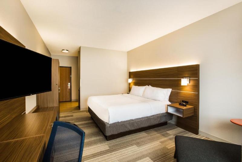 장애인을 위한 킹사이즈 침대 스탠다드 룸, Holiday Inn Express Hotel & Suites Bellevue Omaha Area, An Ihg