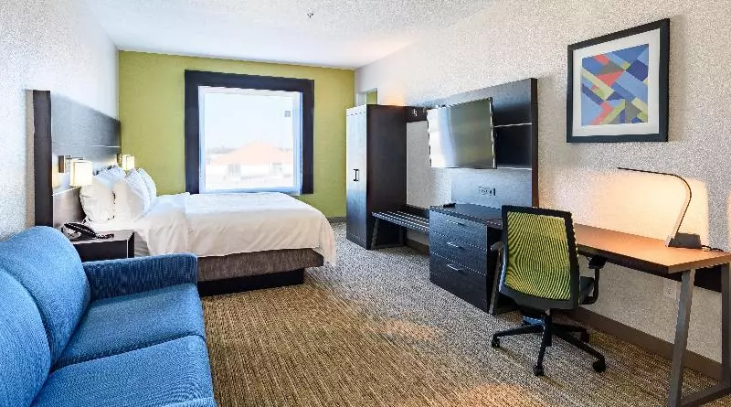 キングサイズベッドのスイートルーム, Holiday Inn Express Hotel And Suites Bastrop, An Ihg