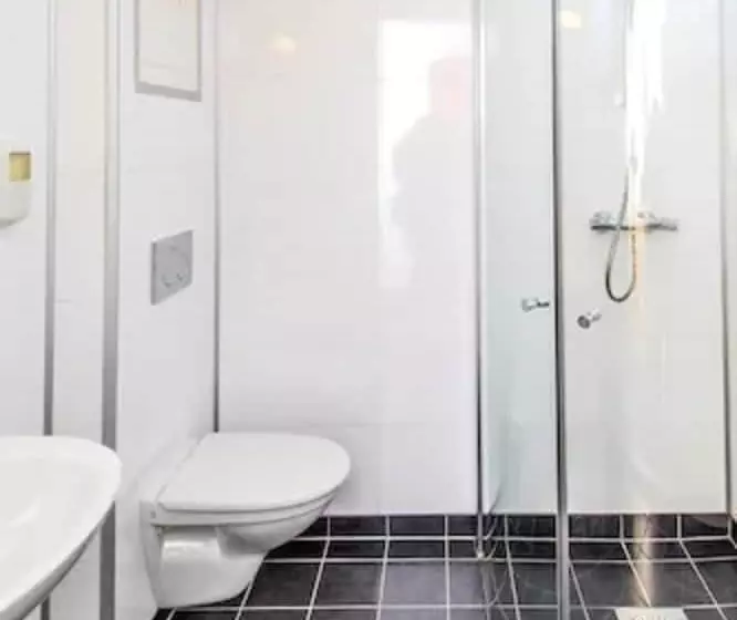 اتاق استاندارد یک نفره, Kinn Hotell Florø