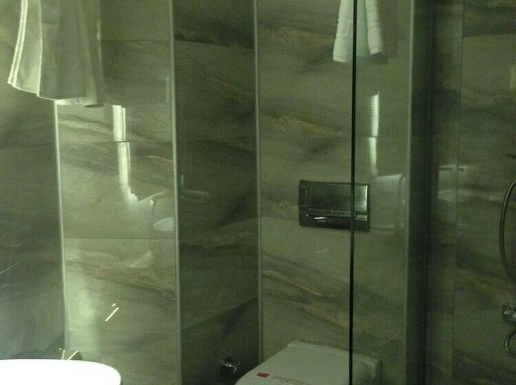 اتاق استاندارد, The Constantine