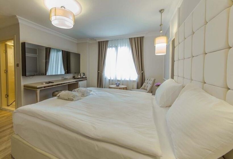 اتاق خانوادگی, The Constantine