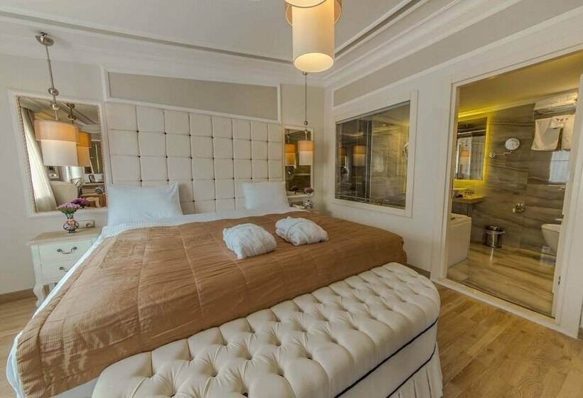 اتاق لوکس, The Constantine