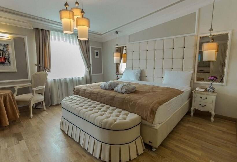 اتاق لوکس, The Constantine