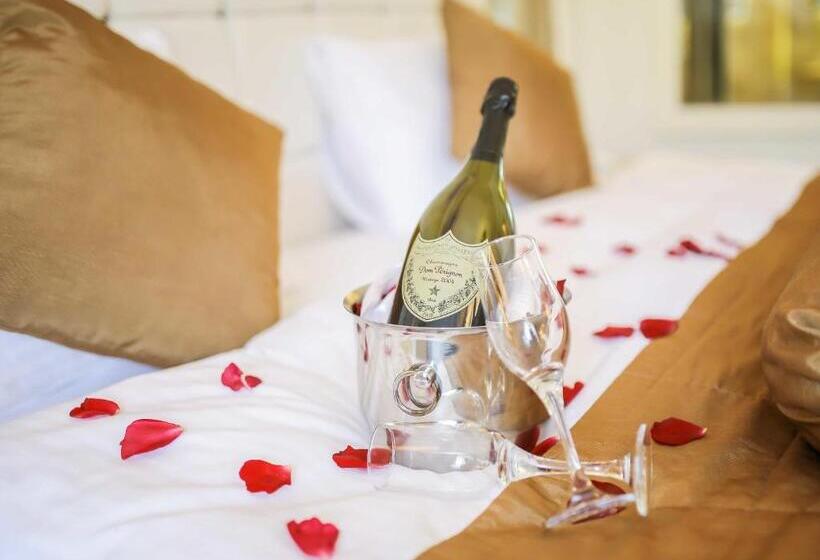 اتاق لوکس, The Constantine