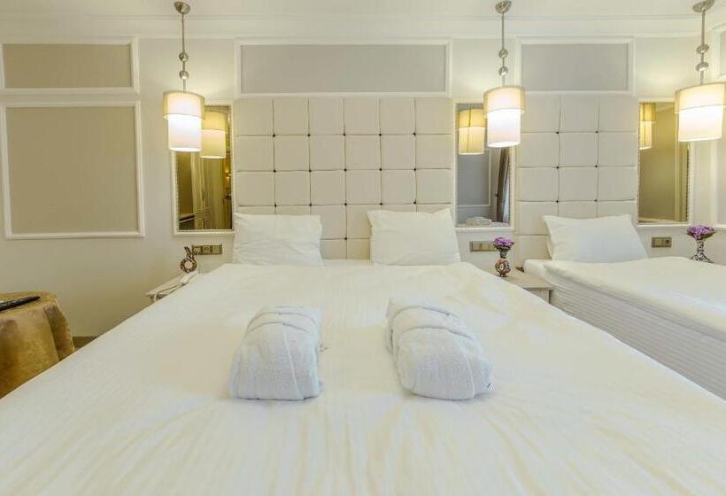 اتاق خانوادگی, The Constantine