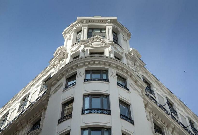 디럭스 룸, Pestana Cr7 Gran Via Madrid