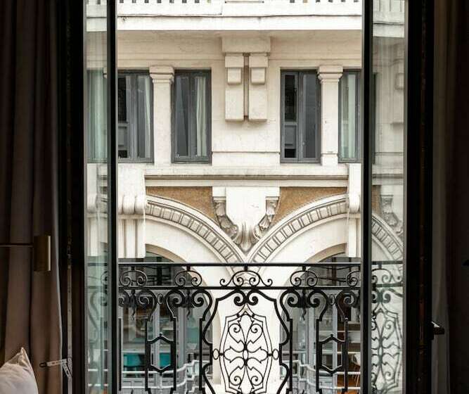 발코니 수피리어 룸, Pestana Cr7 Gran Via Madrid