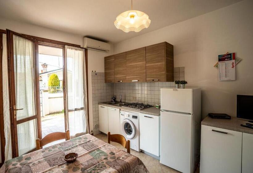 ویلای 1 خوابه, Agenzia Vear   Lido Di Volano