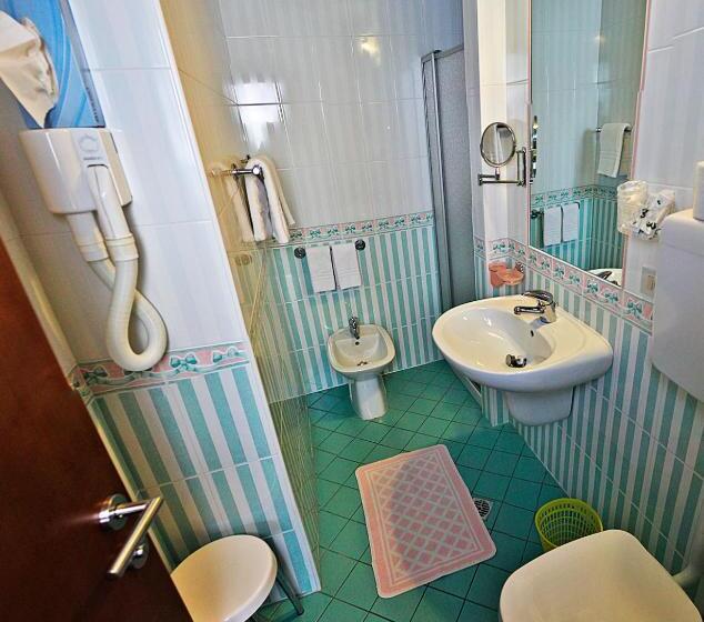 חדר סטנדרט, La Piroga