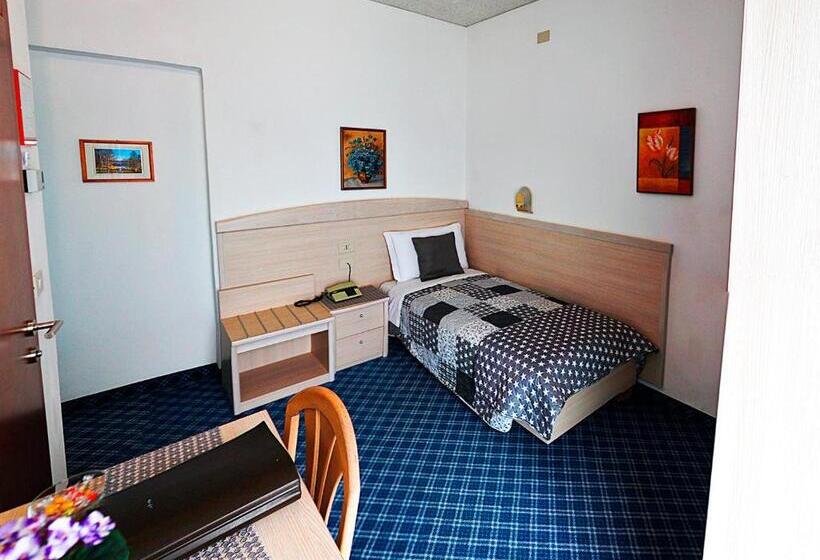 חדר סטנדרט יחיד, La Piroga